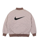 Nike W Reversible Varsity Bomber Jacket Smokey Mauve / Platinum Violet / Black Bomber & Varsity Jackets Detailfoto | Overkill