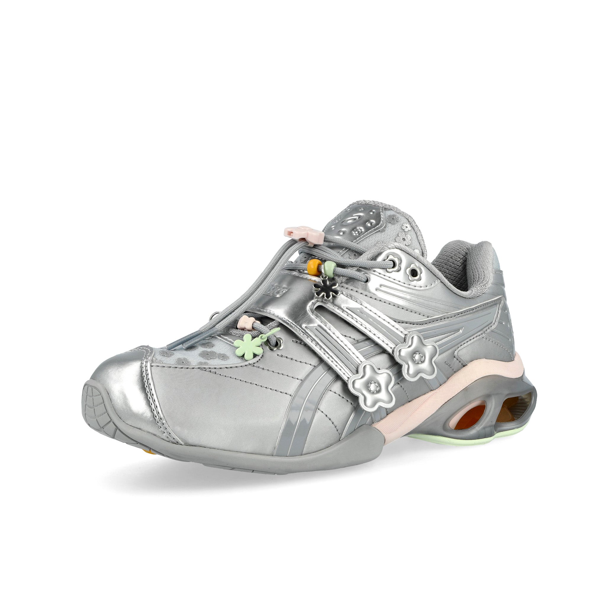 Cecilie Bahnsen x Asics Gel-Kinetic FR Piedmont Grey / Pure Silver Sneaker 1203B171-020 Close-up | Overkill
