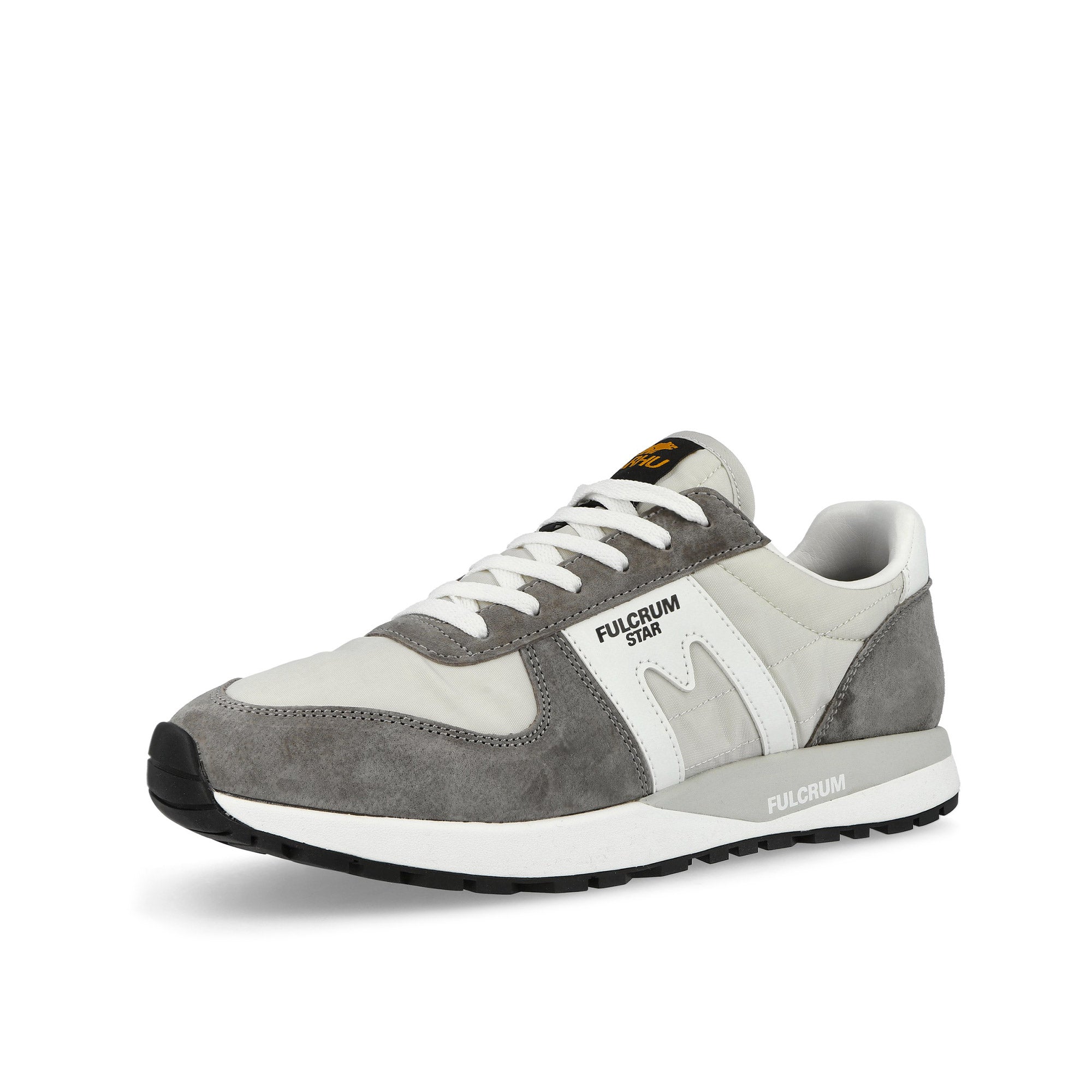 Karhu Fulcrum Star Gray Flannel / Bright White Sneaker F870001 Close-up | Overkill
