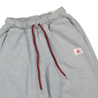 Jordan W Fleece Pants Dark Grey Heather / Team Red / Sail / Gym Red Sweat & Track Pants Detailfoto | Overkill