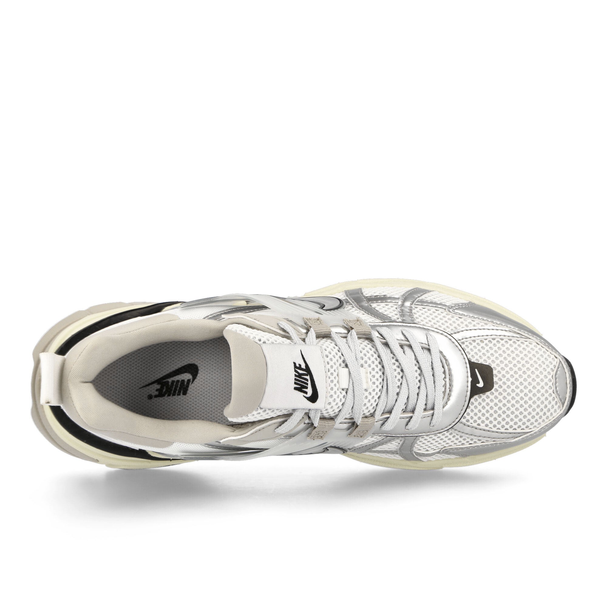 Nike W V2K Run Summit White / Metallic Silver Low Top Sneakers  Detailfoto | Overkill