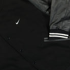 Nike Authentics Varsity College Jacket Black / White Bomber & Varsity Jackets Detailfoto | Overkill