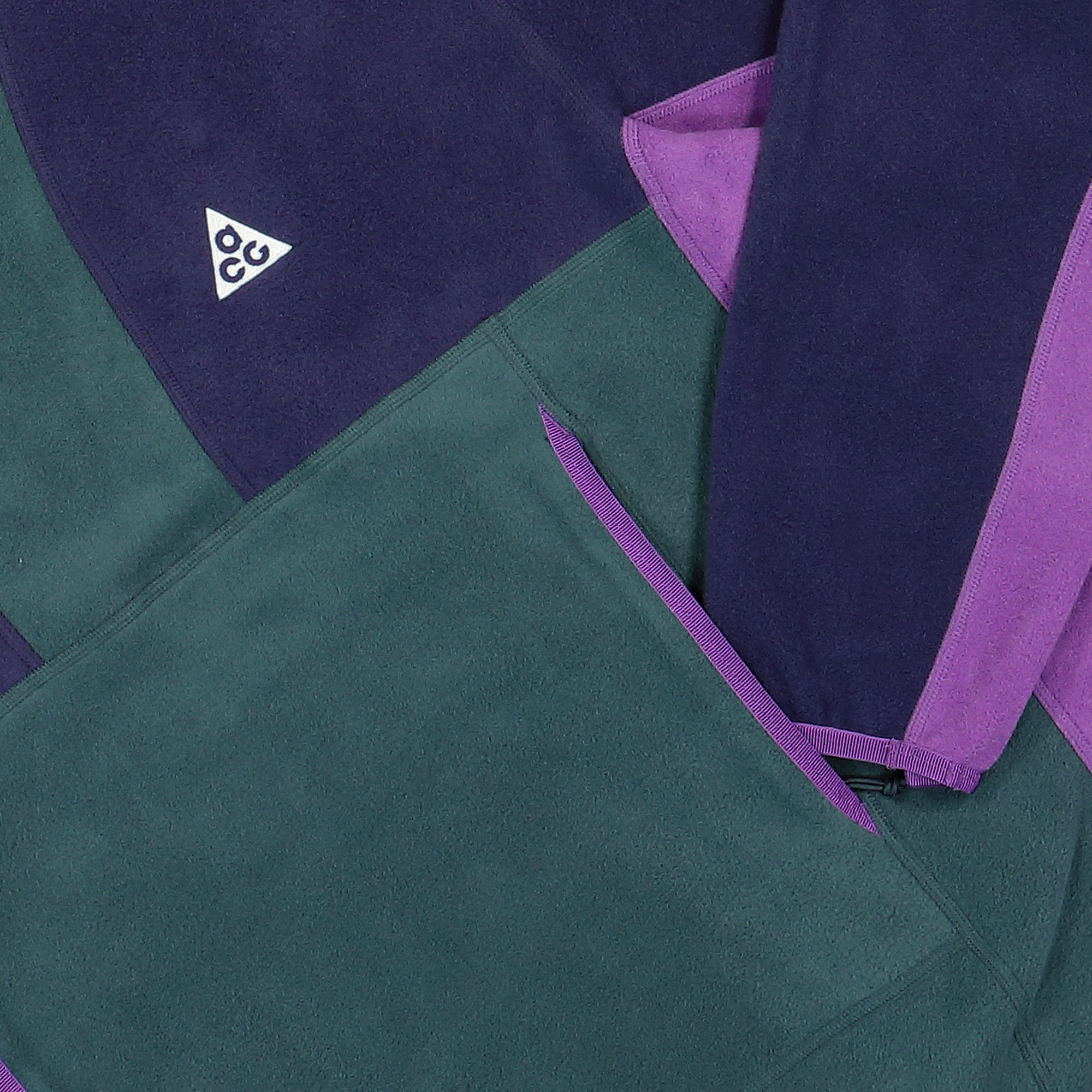 Nike ACG Wolf Tree Pullover Hoodie Deep Jungle / Purple Ink / Summit White Hoodies Detailfoto | Overkill