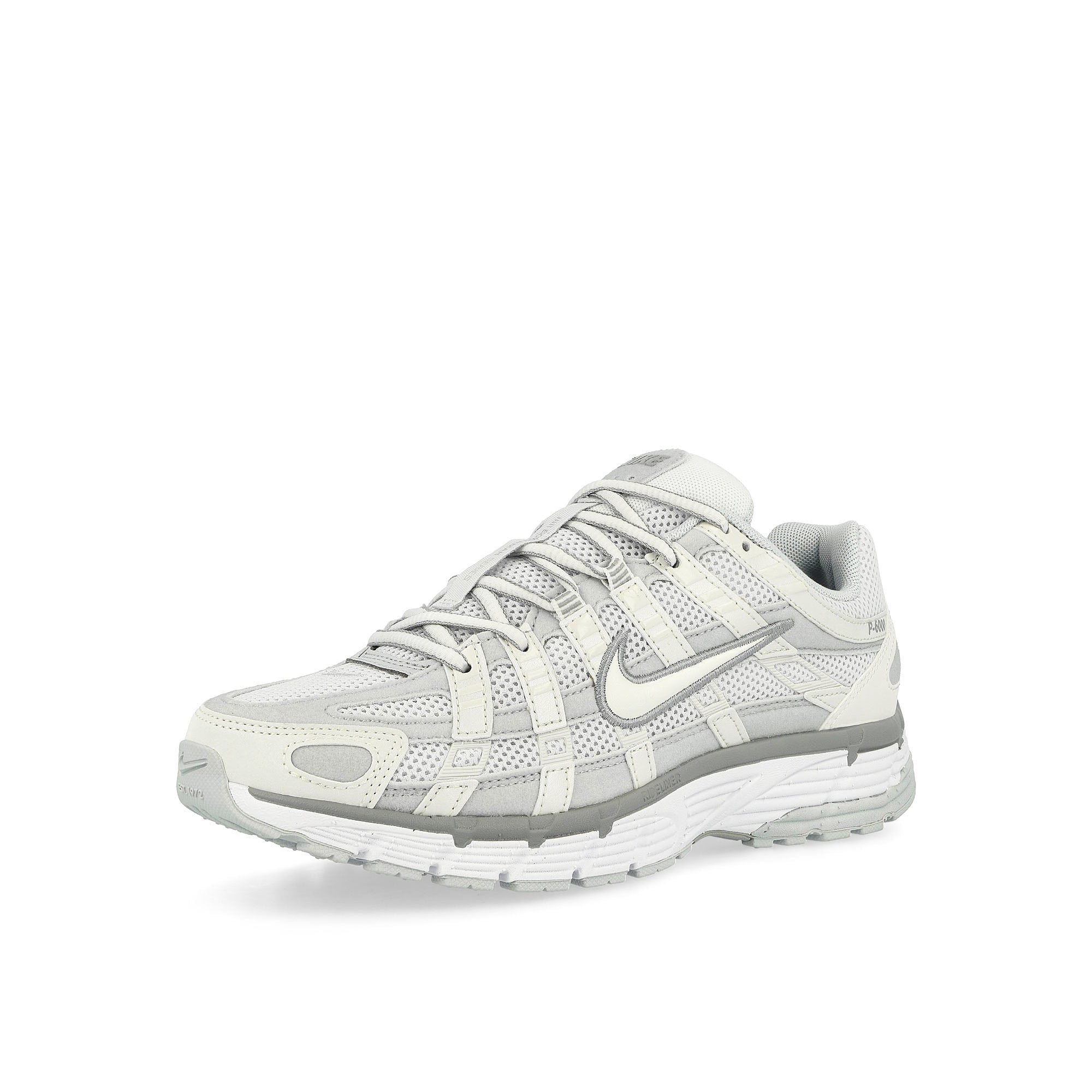 Nike W P-6000 Metallic Summit White / White - Pure Platinum Low Top Sneakers  Detailfoto | Overkill