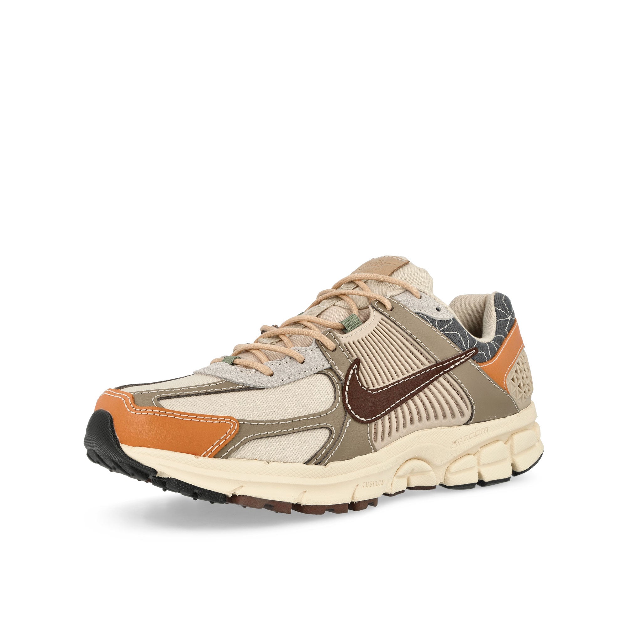 Nike Zoom Vomero 5 Sanddrift / Earth - Muslin - Khaki Low Top Sneakers  Close Up | Overkill