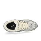 Nike W Air Pegasus 2005 Photon Dust / Chrome - Gridiron - Sail Low Top Sneakers  Detailfoto | Overkill