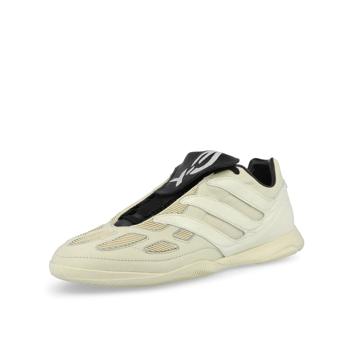 Y-3 Predator Precision Beige / Cream White Sneaker HP4657 Close-up | Overkill
