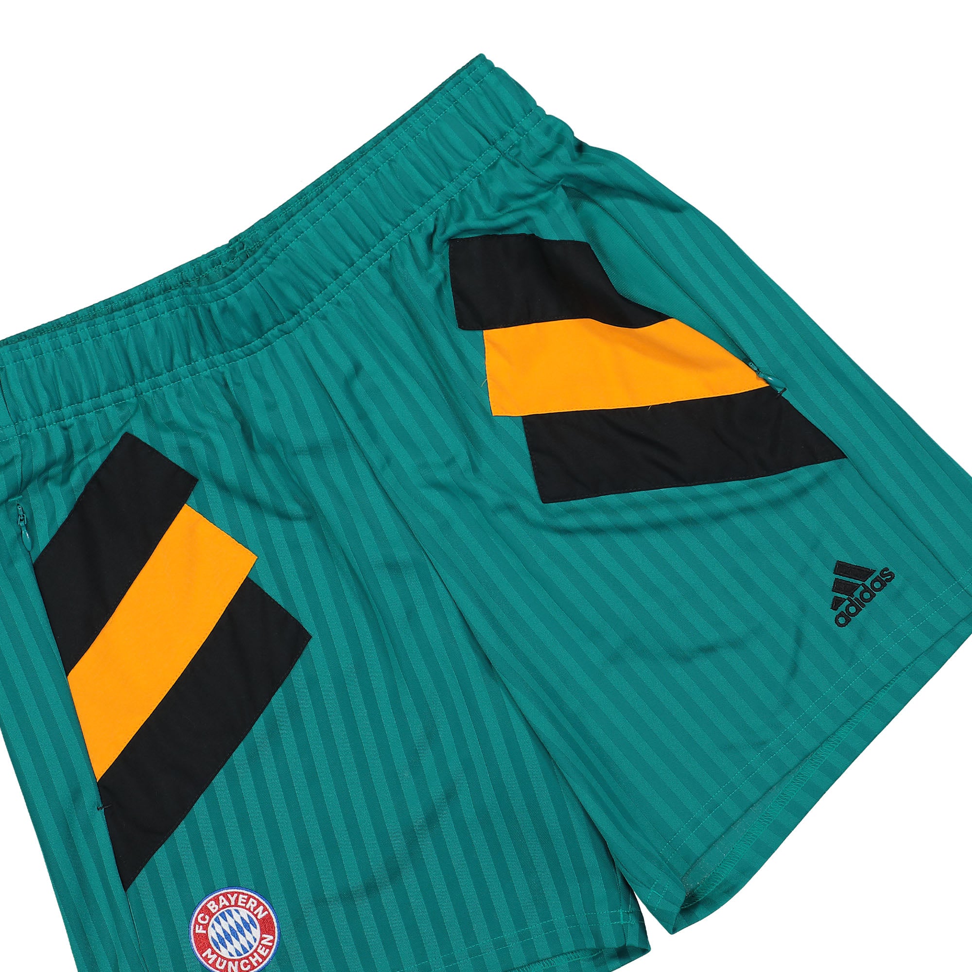 adidas FC Bayern Icon Shorts EQT Green Shorts Detailfoto | Overkill