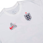 Palace x Nike  FA England Premium Tee White T-Shirts IM6598 100 Detailfoto | Overkill
