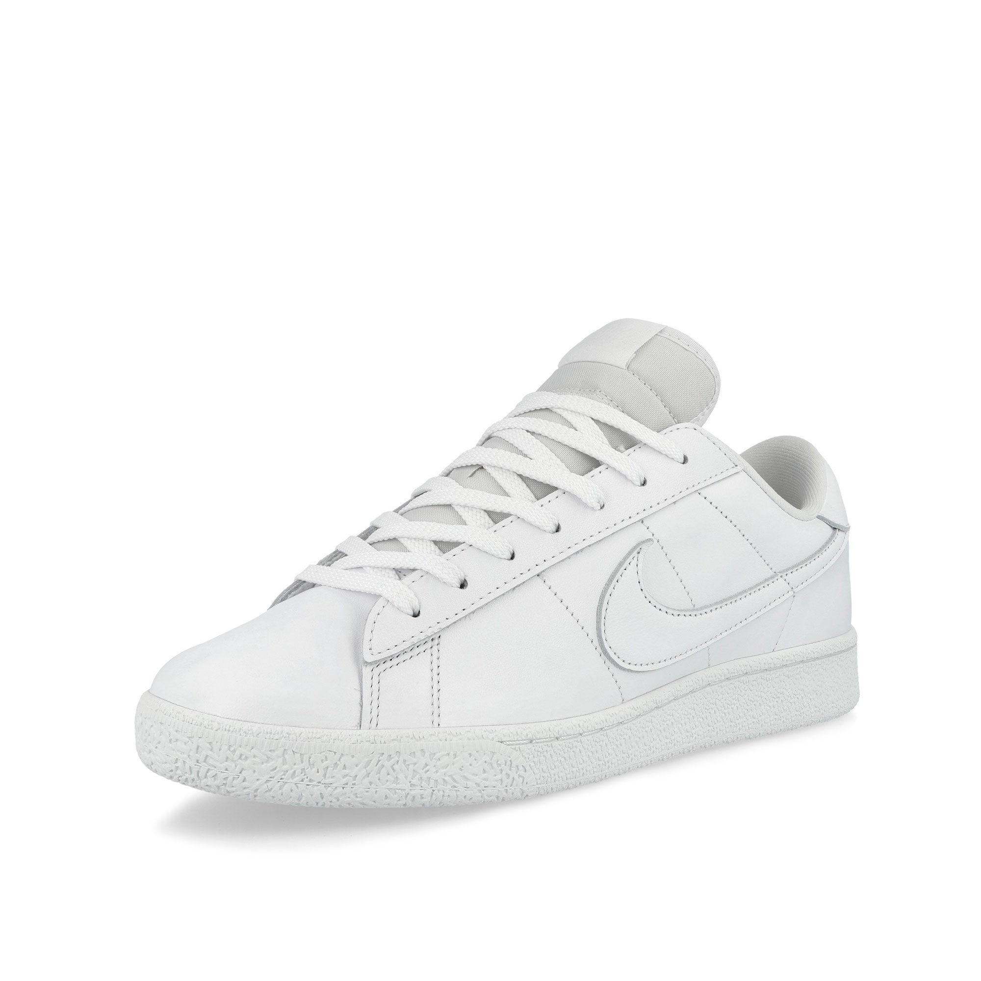 Nike Tennis Classic White / White - White Low Top Sneakers IV2437 100 Close-up | Overkill
