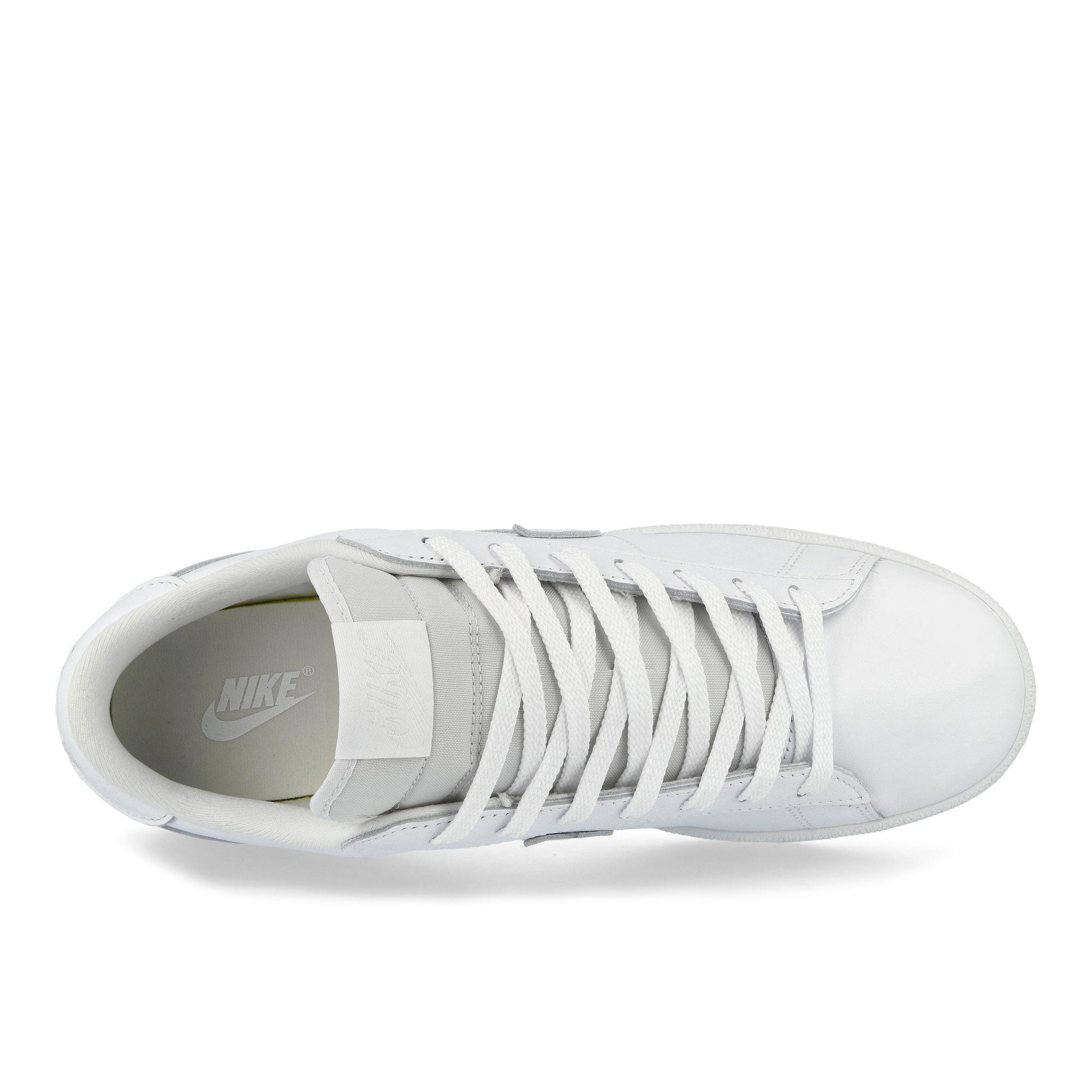 Nike Tennis Classic White / White - White Low Top Sneakers IV2437 100 Detailfoto | Overkill
