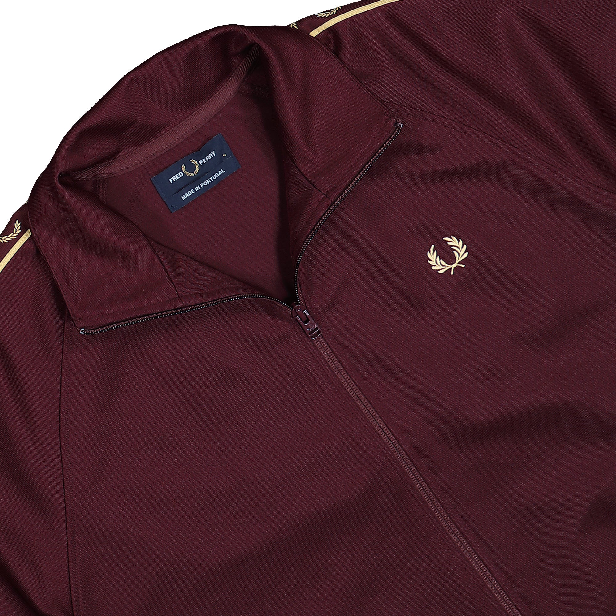 Fred Perry Contrast Tape Track Jacket Oxblood / Champagne Track Jackets J5557-69A Detailfoto | Overkill

