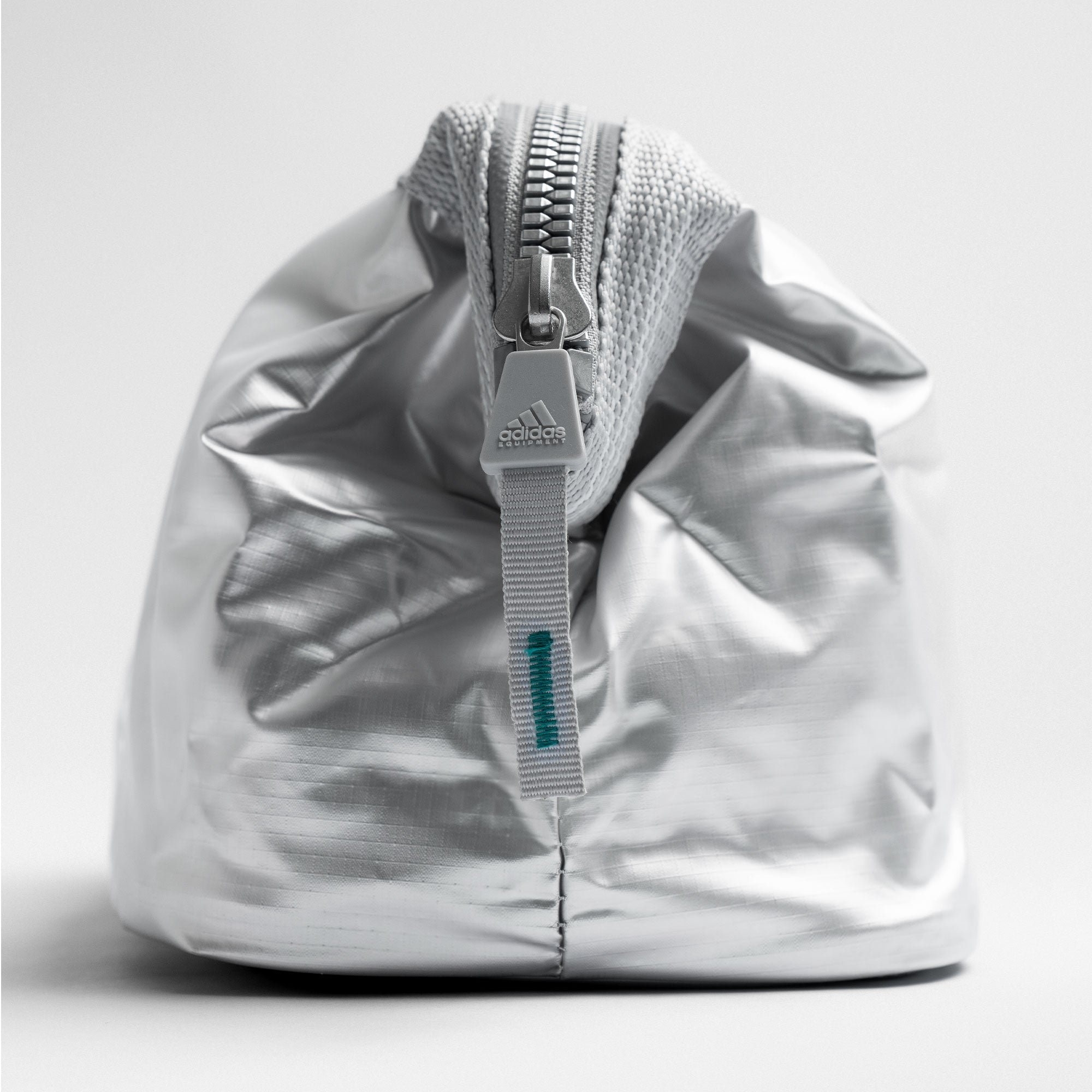 adidas Equipment Washkit JC5993 | OVERKILL