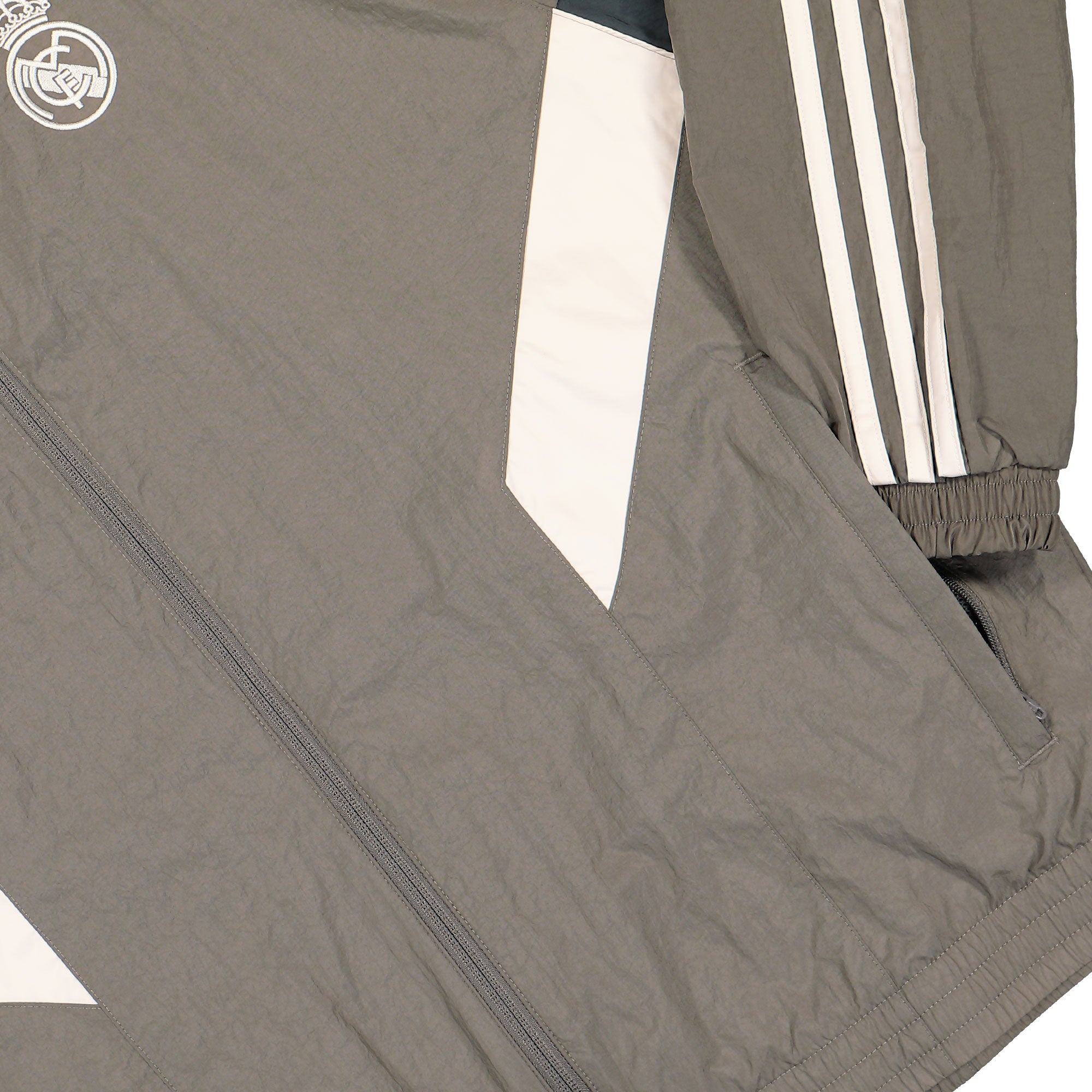 adidas Real OG Track Top Chacoa / Dark Grey Track Jackets Detailfoto | Overkill