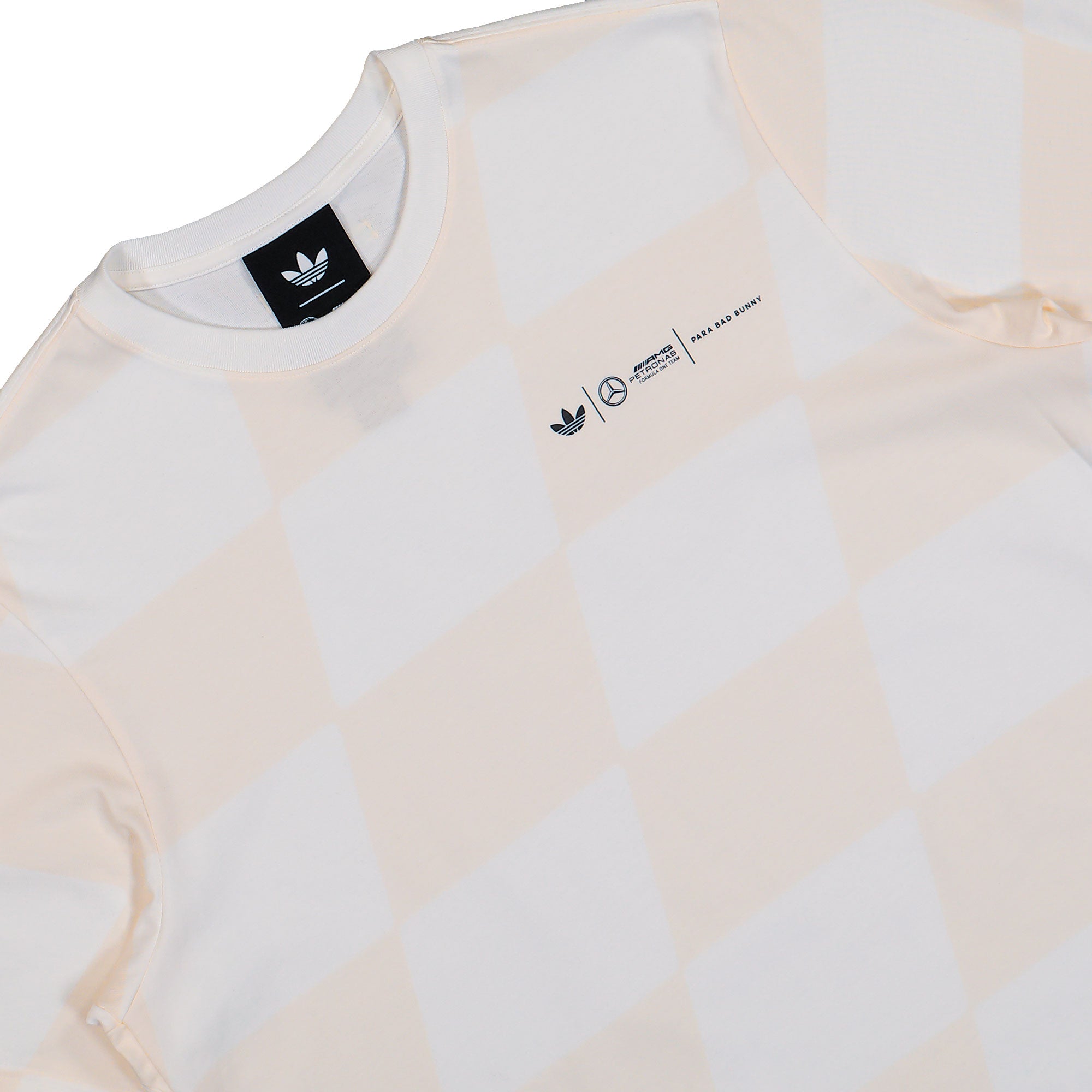 Bad Bunny x Mercedes-AMG F1 x adidas Racing Tee Core White / Chalk White T-Shirt KD7593 Detailfoto | Overkill
