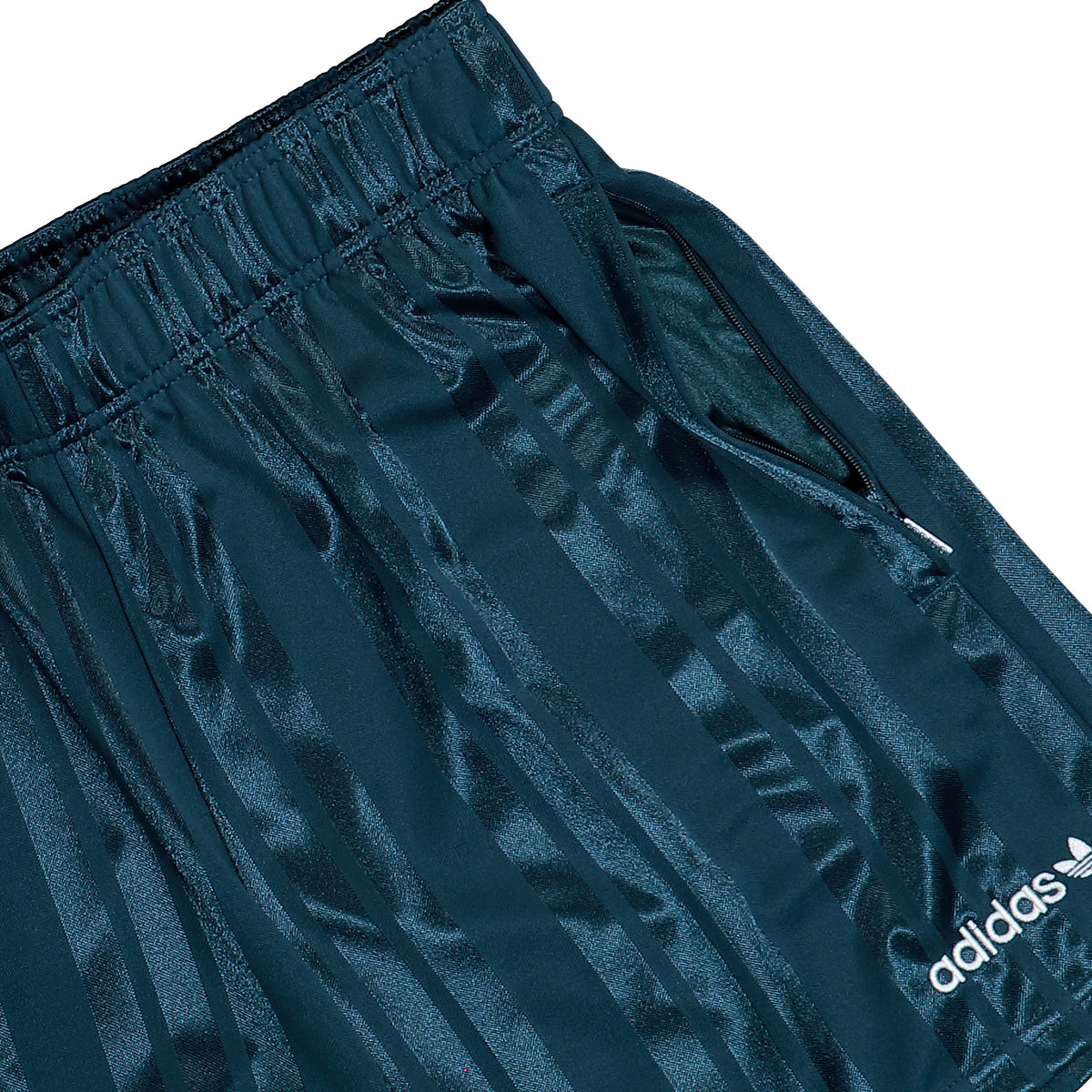 adidas FIGC Italy Equipment Shorts Crew Navy T-Shirts KG2594 Detailfoto | Overkill
