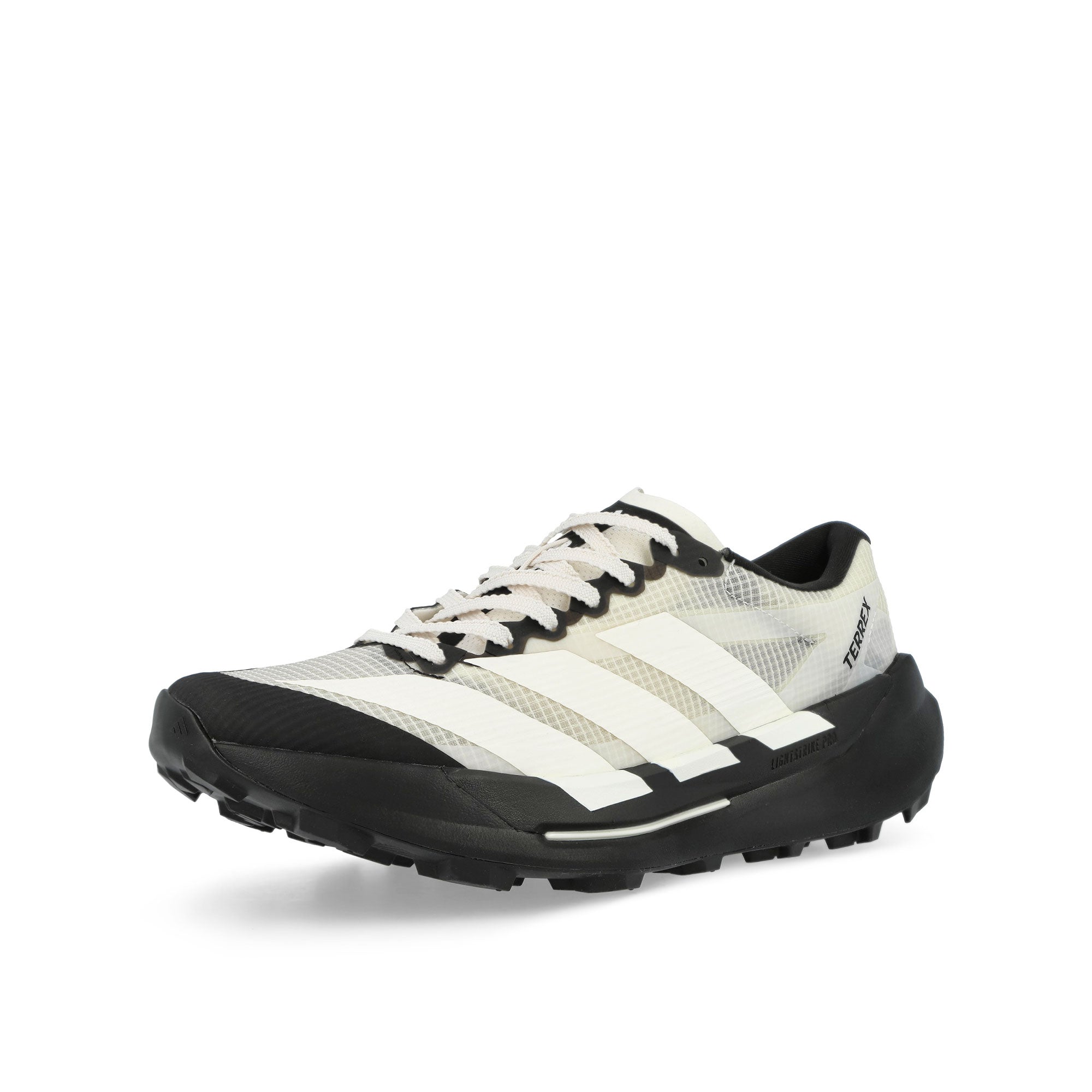 adidas Terrex Agravic TT Off White / Off White / Core Black Low Top Sneakers KI2474 Close-up | Overkill
