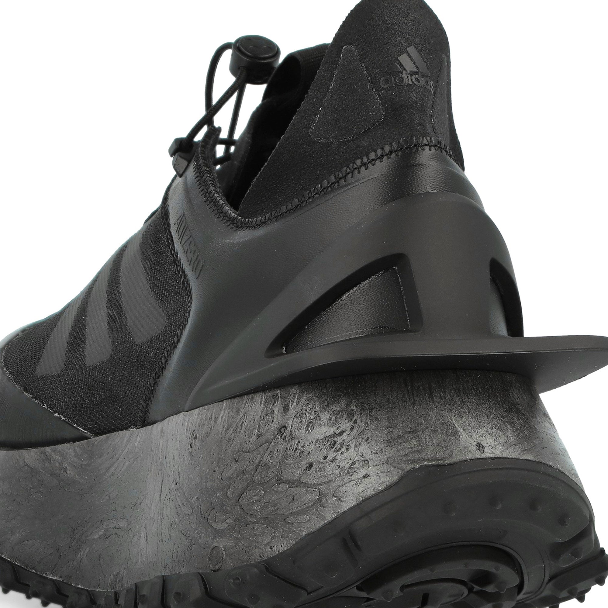 Mr. Bailey x adidas Adizero Aruku Yagi Core Black / Core Black / Core Black Sneaker KJ3816 Close-up | Overkill
