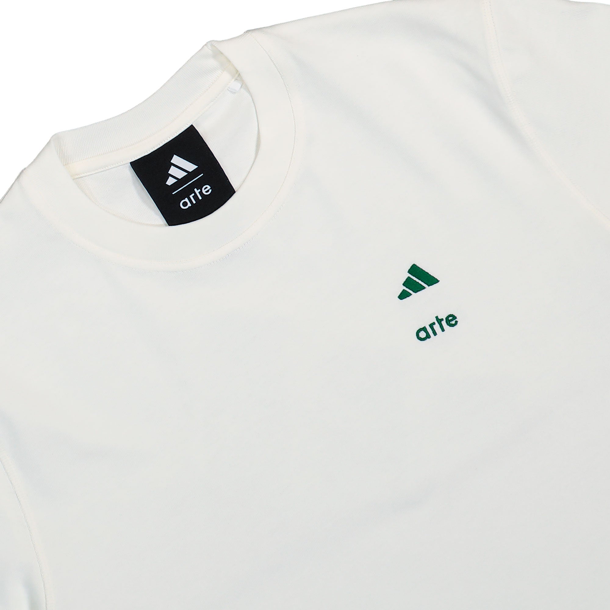 Arte Antwerp x adidas Graphic Tee Off White / Amazon Green T-Shirts KT2992 Detailfoto | Overkill
