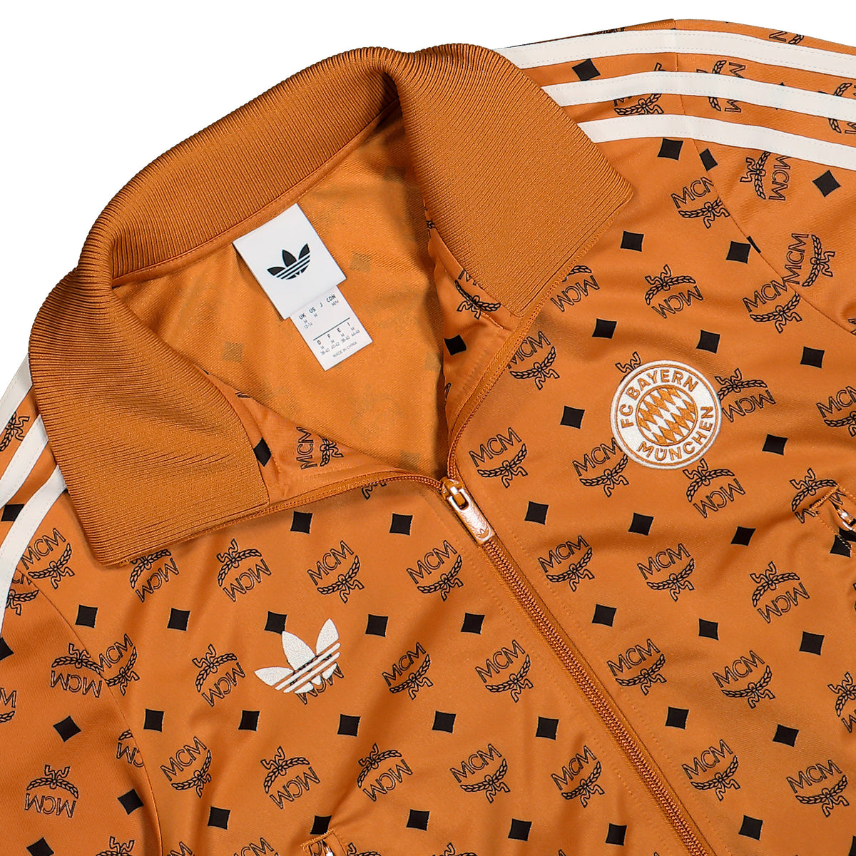 MCM x adidas FC Bayern München 26/27 Track Top W Tech Copper Track Jackets LE4111 Detailfoto | Overkill
