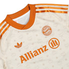 MCM x adidas FC Bayern München 26/27 MCM Jersey Youth Cream White T-Shirt LF6108 Detailfoto | Overkill
