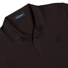 Fred Perry Twin Tipped Fred Perry Shirt Rich Brown / Black Polo Shirt M3600-86C Detailfoto | Overkill
