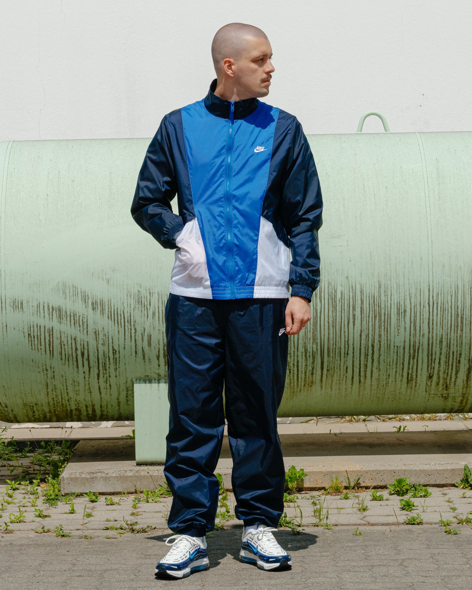 nike windbreaker jogging suits