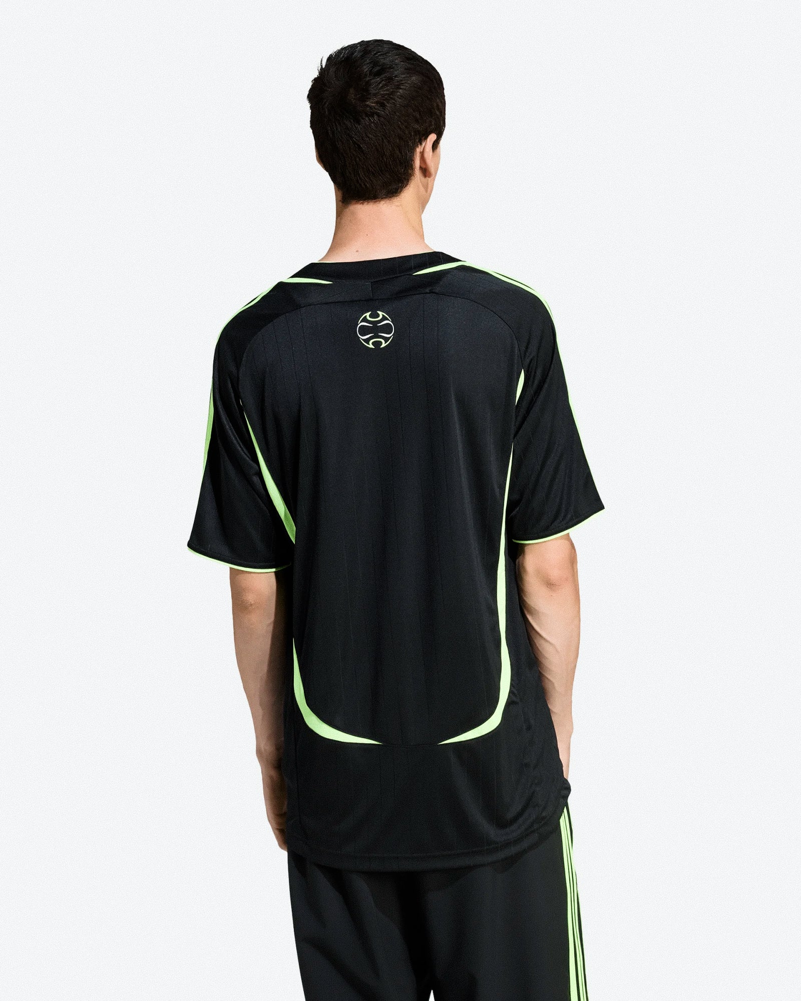 adidas Teamgeist Tee JW5872 | OVERKILL