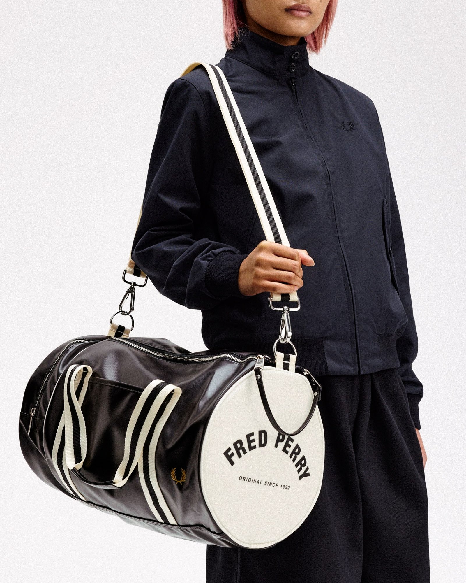 Fred Perry Classic Barrel Bag L7255-D57 | OVERKILL