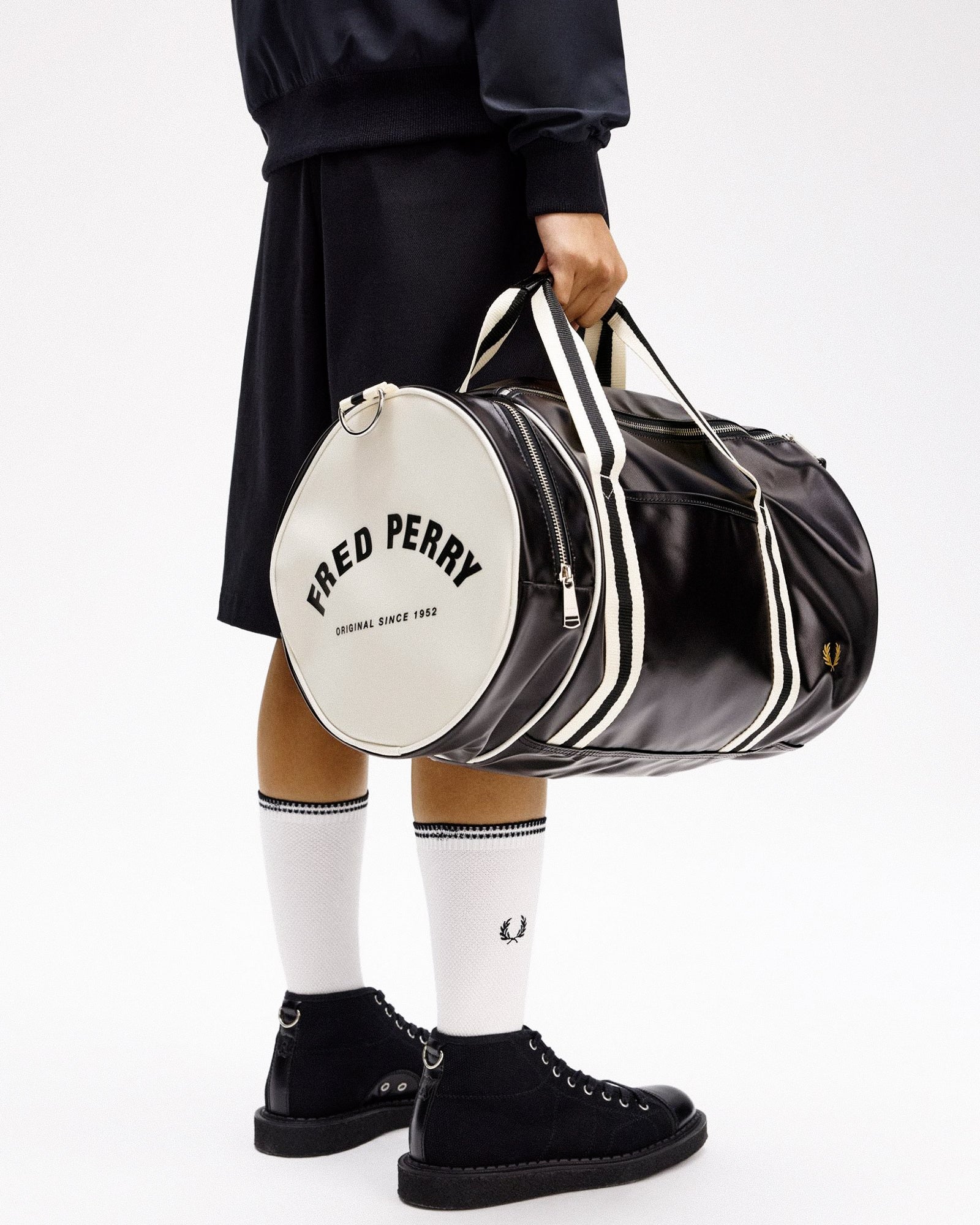 Fred Perry Classic Barrel Bag L7255-D57 | OVERKILL