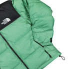 The North Face M 1996 Retro Nuptse Jacket Deep Grass Green Puffer Jackets Detailfoto | Overkill