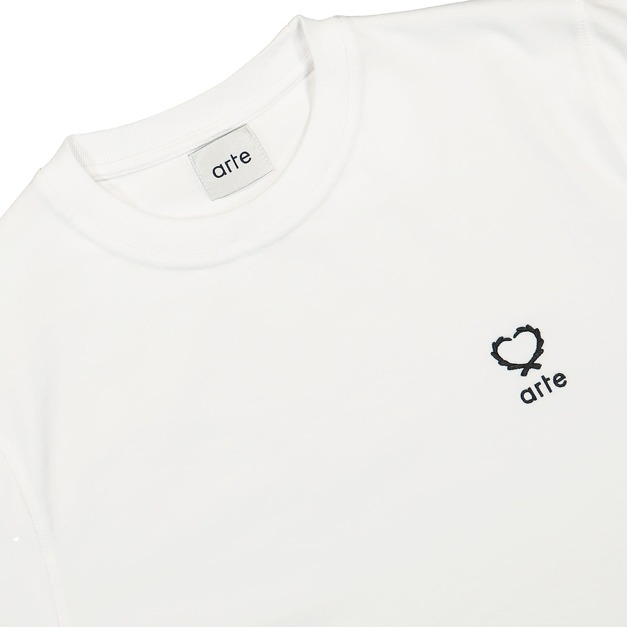 Arte Antwerp Teo Small Heart T-Shirt White T-Shirts Close-up | Overkill