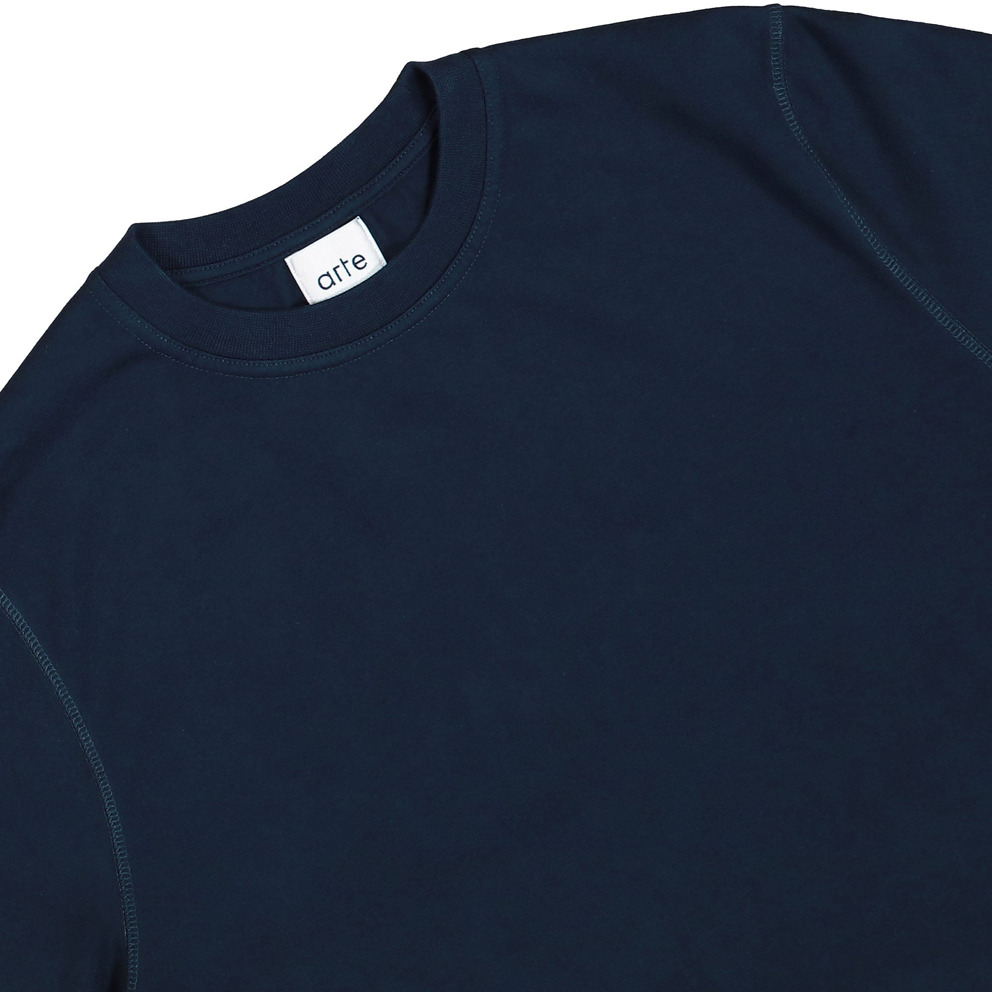Arte Antwerp Blurry Back Print T-Shirt Navy T-Shirts SS26-101T - 450 Detailfoto | Overkill
