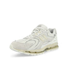 New Balance U19541R3 Sea Salt / Linen Low Top Sneakers U19541R3 Close-up | Overkill
