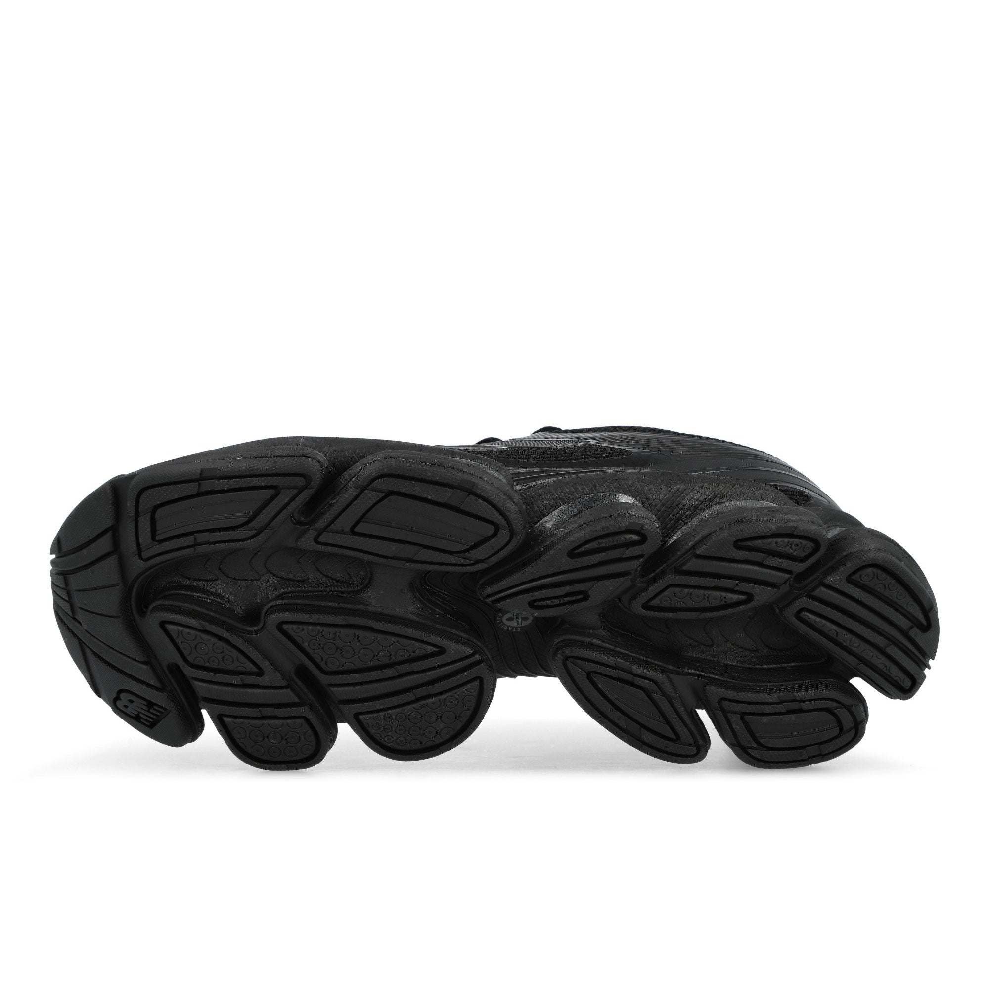 New Balance U2000ETB Black / Black Low Top Sneakers U2000ETB Detail View 1 | Overkill
