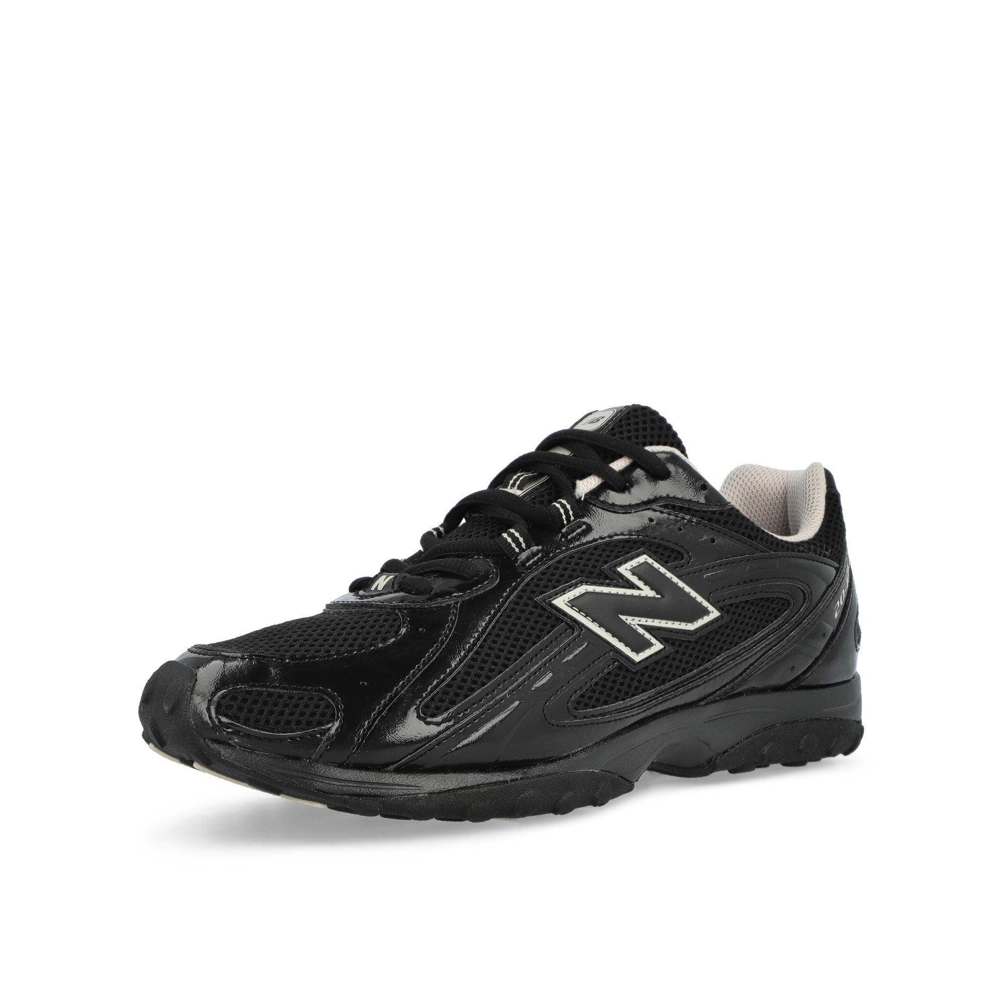 New Balance U204LMRA Black / Timberwolf Low Top Sneakers U204LMRA Close-up | Overkill
