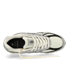 New Balance U990TG4 Grey / Black Low Top Sneakers  Detailfoto | Overkill