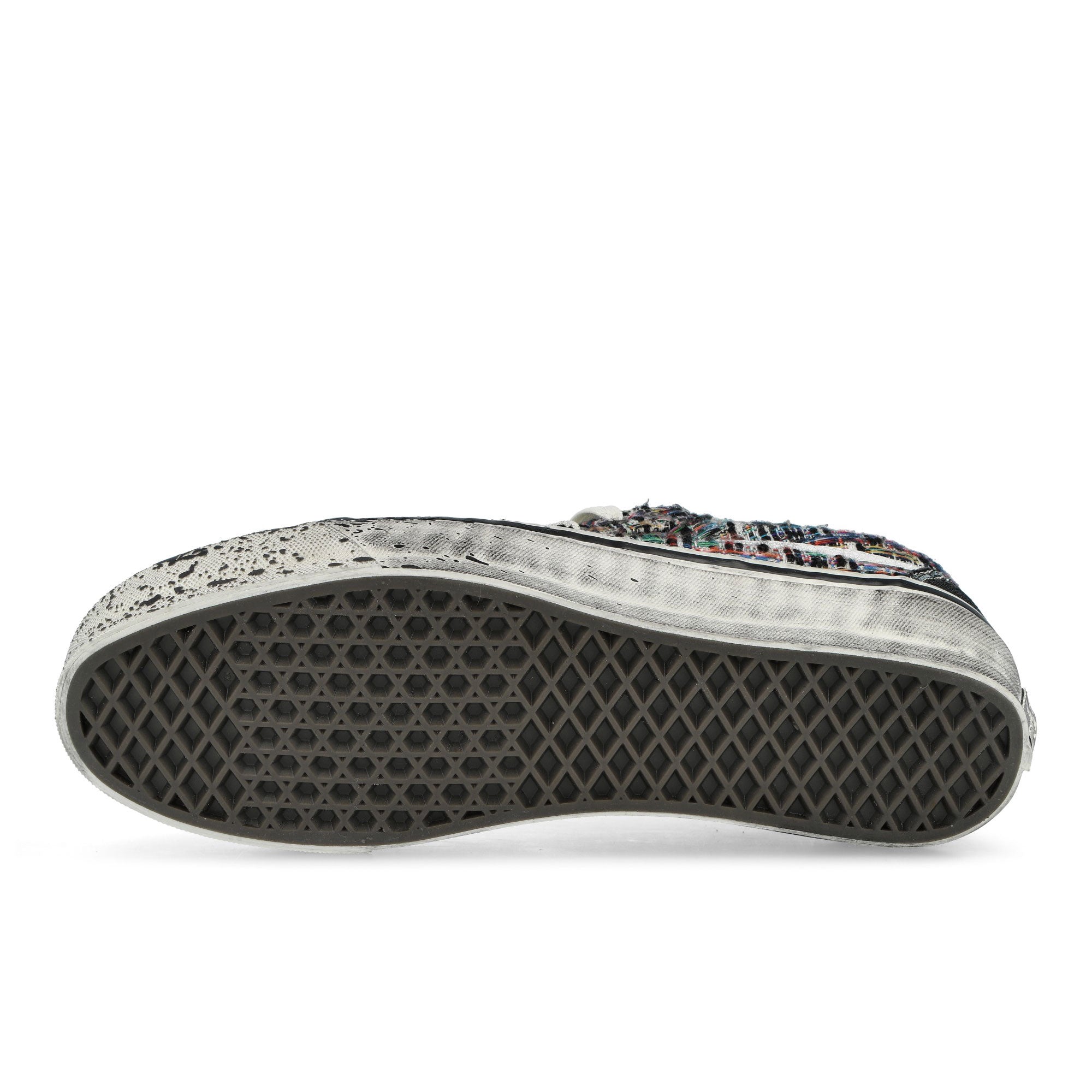 Vans LX Old Skool Charms Black / Gray Sneaker VN000D9VDE21 Detail View 1 | Overkill
