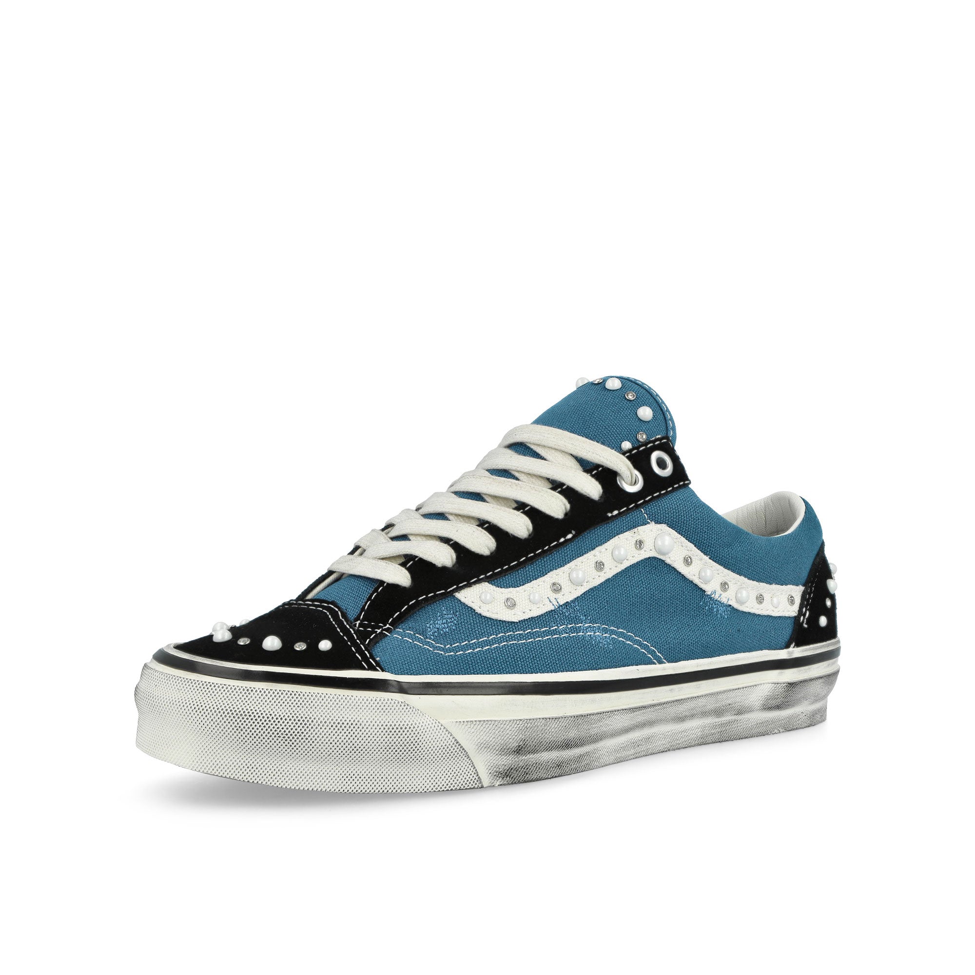 Vans LX Old Skool 36 Pearlized Black / Navy Sneaker VN000E8VYA61 Close-up | Overkill

