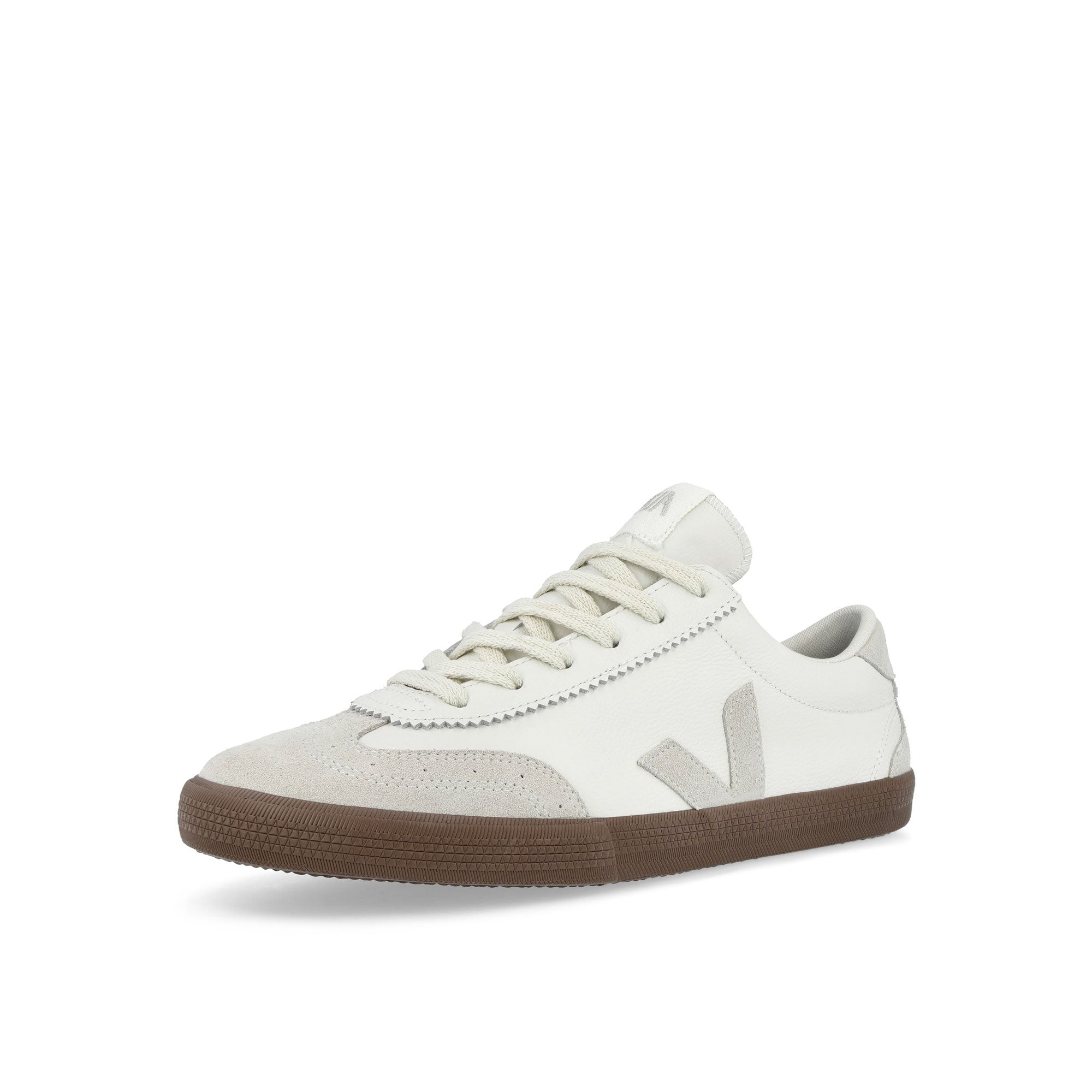 Veja Volley O.T. Leather White / Natural Bark Low Top Sneakers VO2021383A Close-up | Overkill
