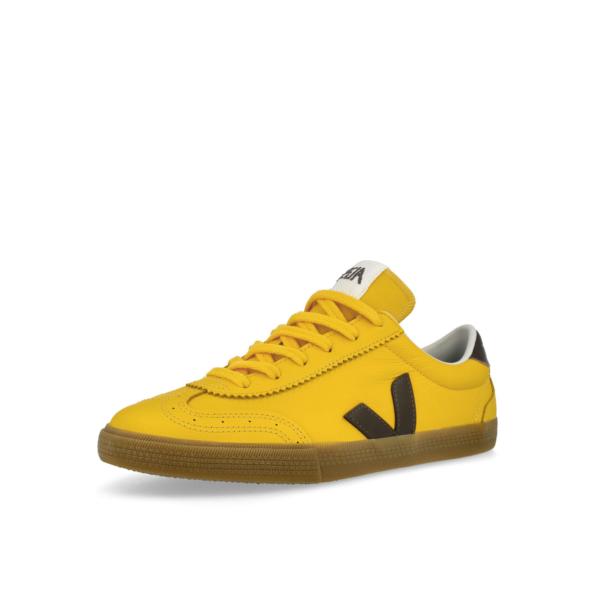 Veja Volley O.T. Leather Sunshine / Eagle Natural Low Top Sneakers VO2021434A Close-up | Overkill
