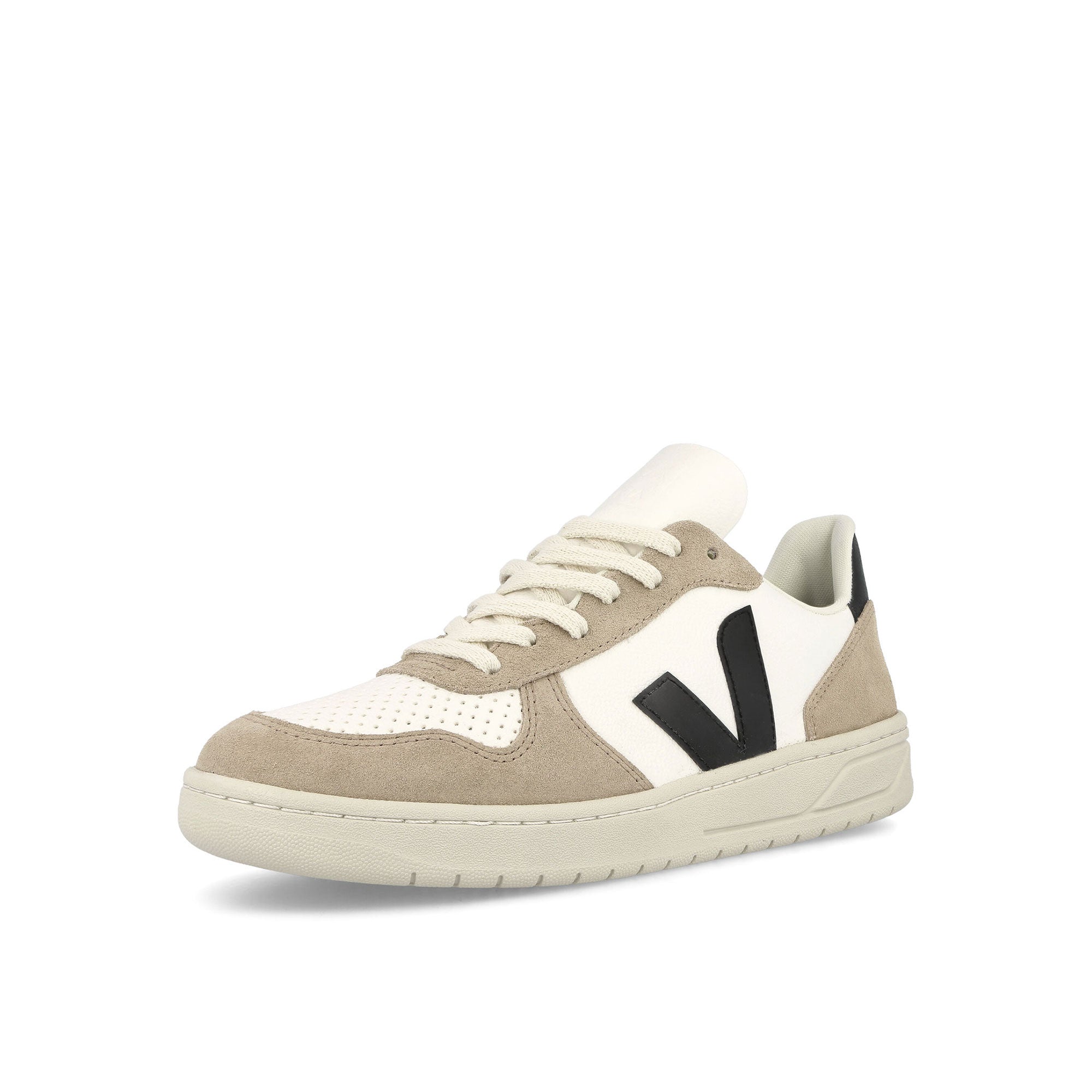 Veja W V-10 Chromefree Leather Extra White-Black Sahara Sneakers  Close Up | Overkill