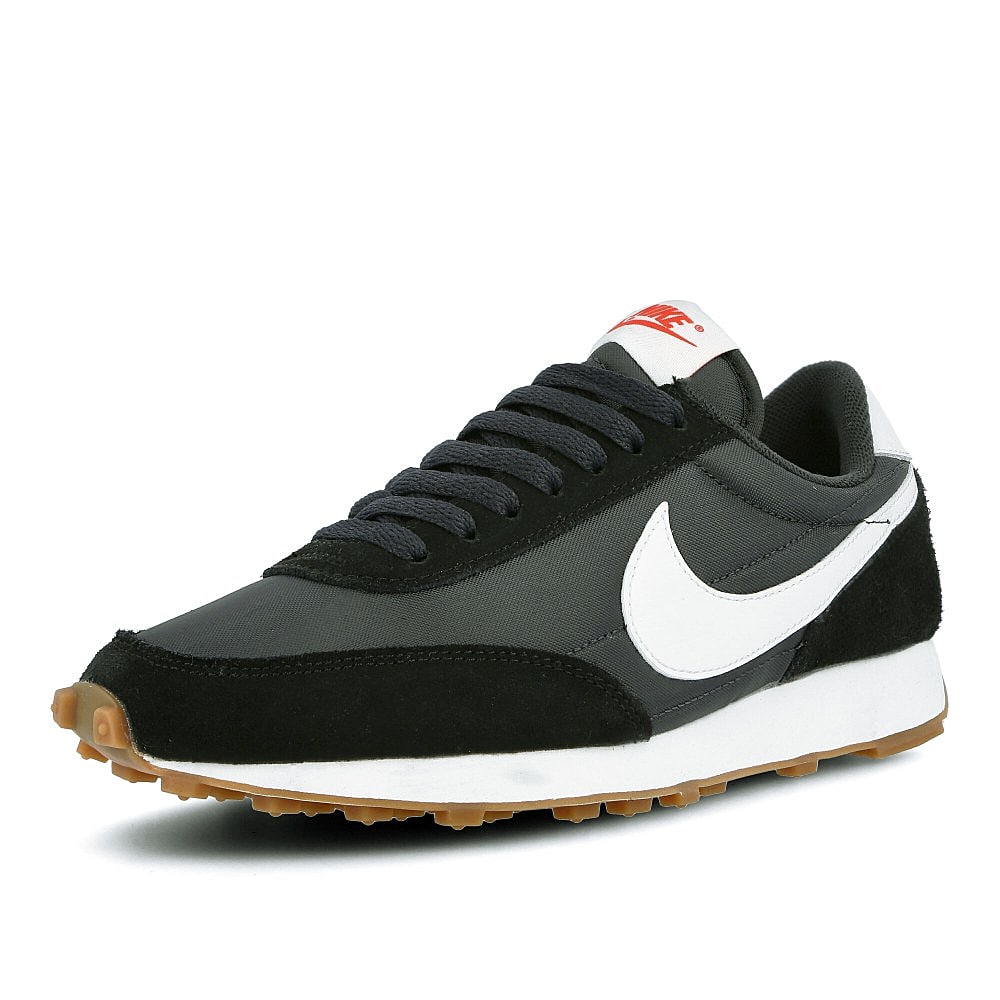 Nike wmns daybreak Black-Summit White - Off Noir Low Top Sneakers  Close Up | Overkill