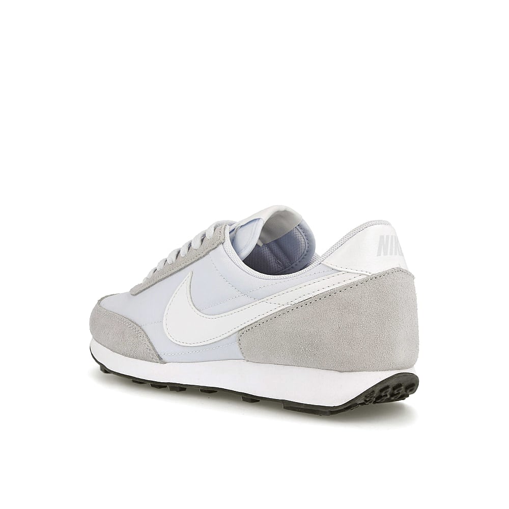 Nike wmns daybreak Football Grey / White - Black  Close-up | Overkill