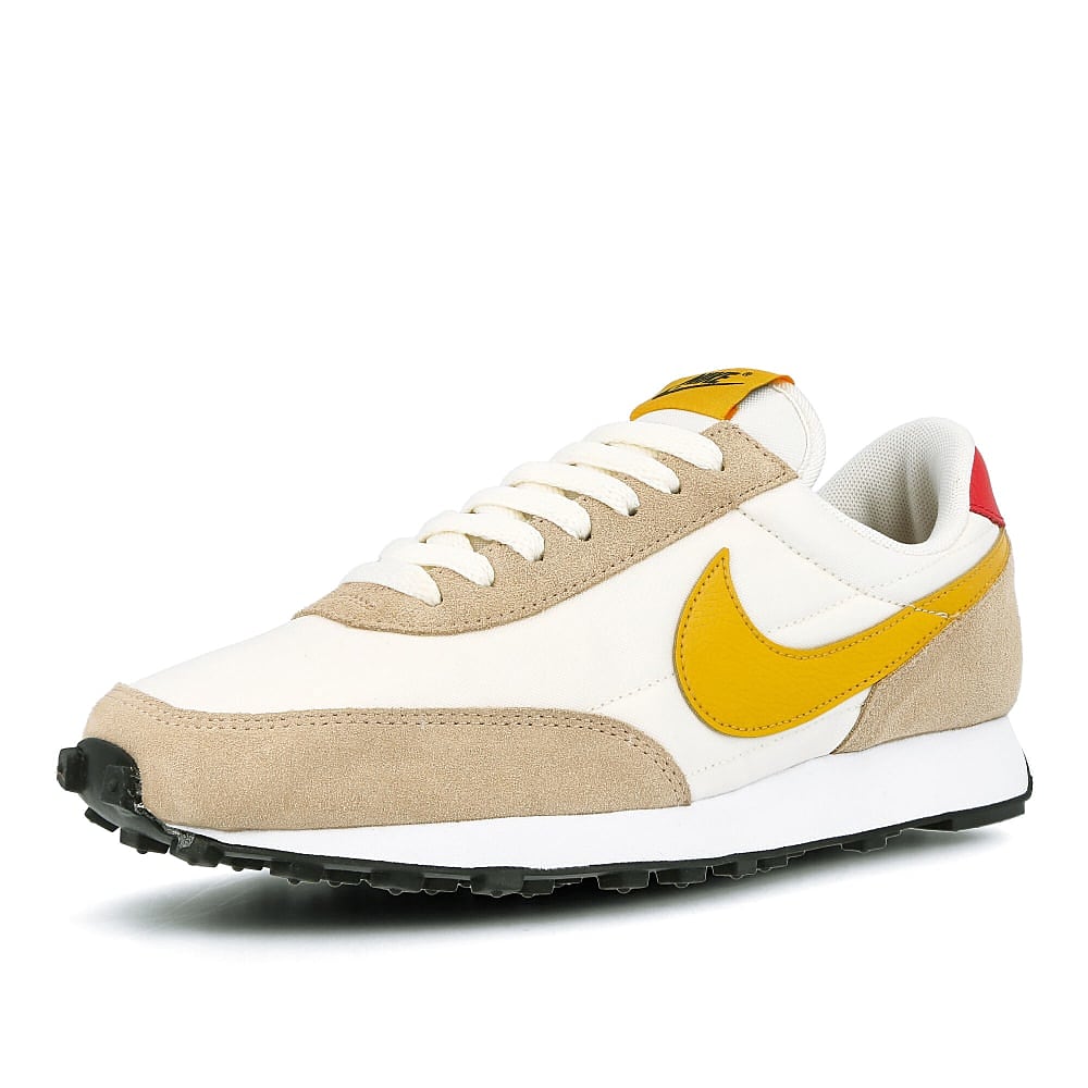 Nike wmns daybreak Pale Ivory-Pollen Rise - Shimmer - Track Red Low Top Sneakers  Close Up | Overkill