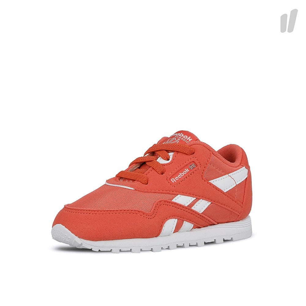 Reebok classic leather infants Bright Rose-White Low Top Sneakers  Close Up | Overkill