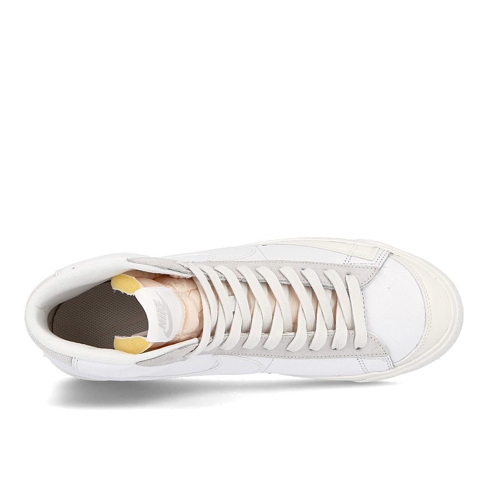 Nike blazer mid vintage 77 White-White - Sail - Platinum Tint Mid Top Sneakers  Detailfoto | Overkill
