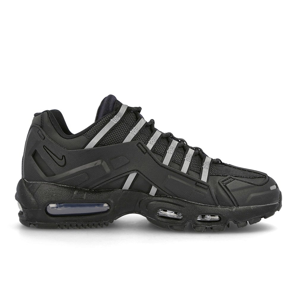 Nike air max 95 ndstrkt Black-Black - Black Low Top Sneakers  Silhouette | Overkill