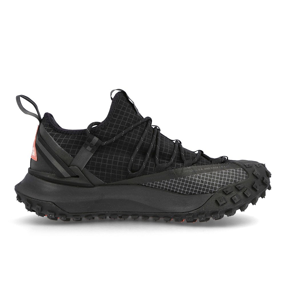 Nike acg mountain fly low Anthracite-Black Low Top Sneakers  Silhouette | Overkill