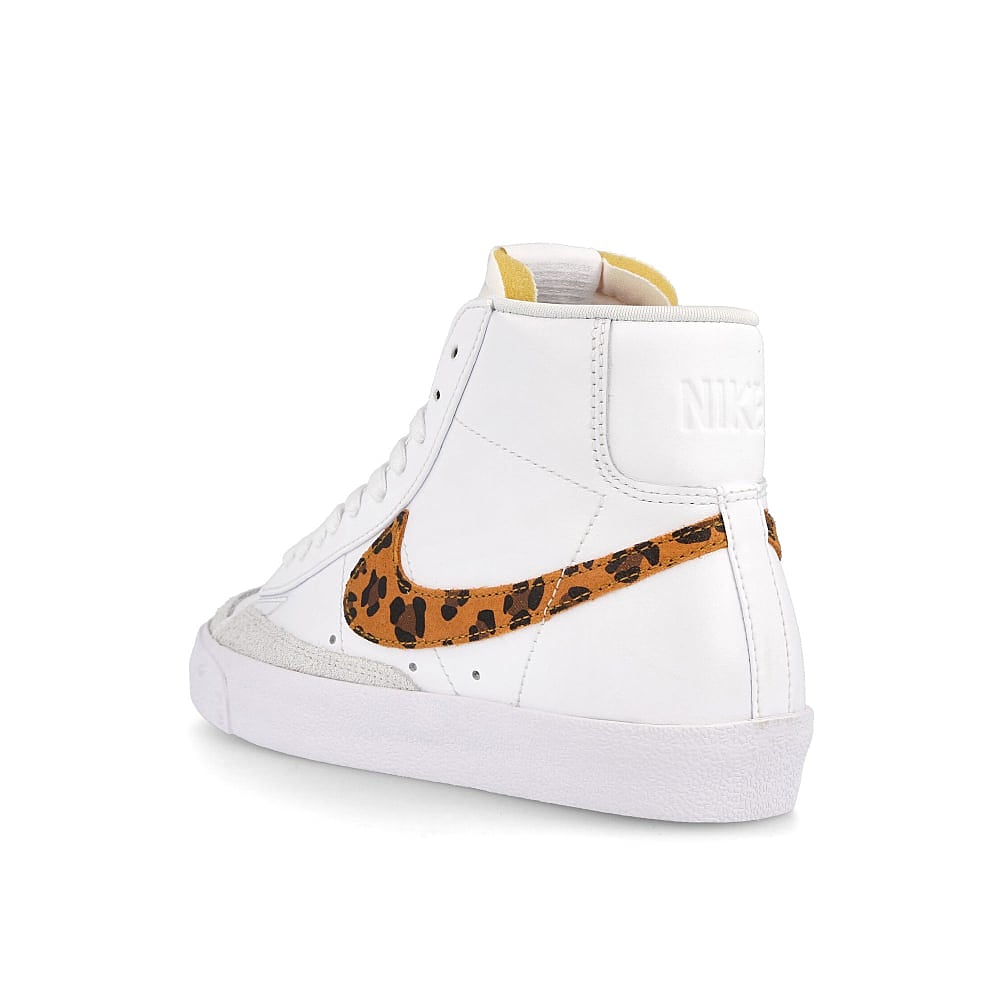 Nike wmns blazer mid 77 se White / White - White - White  Close-up | Overkill